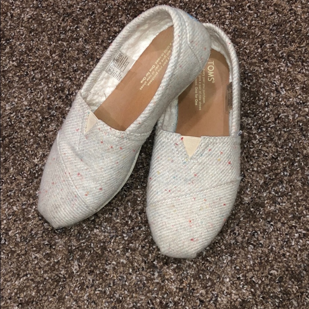 Cream fur lined toms